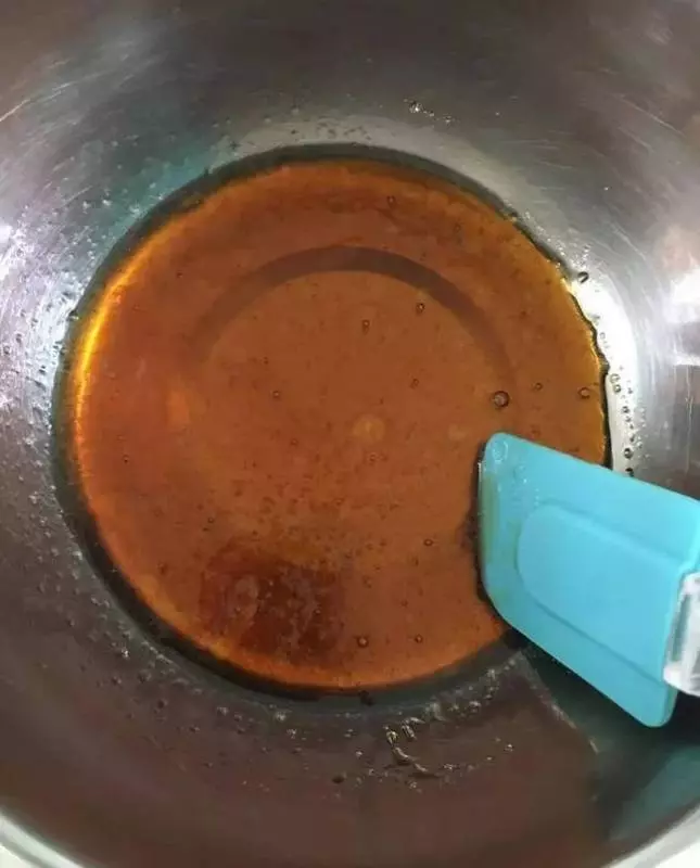 黑芝麻綠豆蔓越莓做出的月餅,低油少糖的餡料~