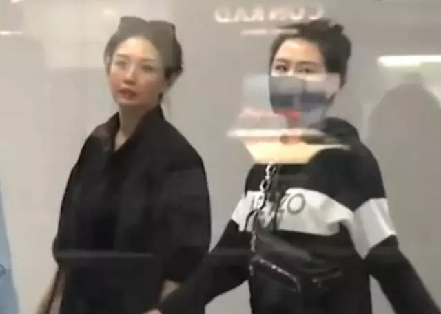 邱淑貞17歲女兒近照曝光,與母親似孖生姐妹,被男同學瘋狂求愛