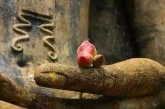 不管你遇到任何困難,隻要用心去念此咒語,你會得到意想不到的效果
