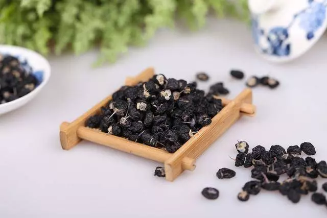 女人不想太快絕經,這3種常見食物要多吃,補氣血抗衰老!