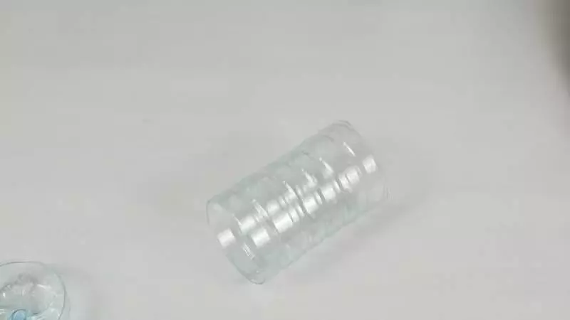 肥皂盒還在花錢買?塑料瓶簡單剪幾刀,做的肥皂盒美觀別緻又實用