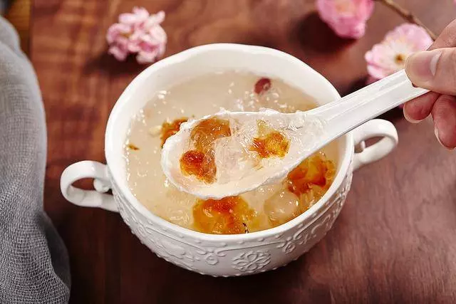 女人必會的桃膠吃法大全,讓你皮膚水噹噹,嫩到掐出水