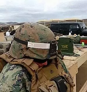 19張大兵們搞笑耍笨的有趣圖片