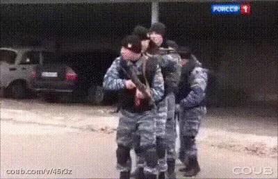 19張大兵們搞笑耍笨的有趣圖片
