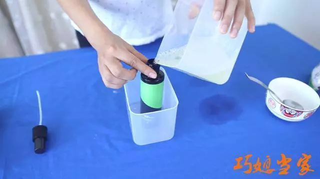 窗戶玻璃非常髒,清潔阿姨教你一招,1年不擦玻璃都能幹凈透亮