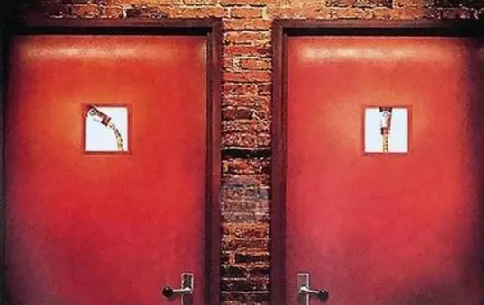 36個用超創意的爆笑方式來表達【男生跟女生】的超害羞廁所