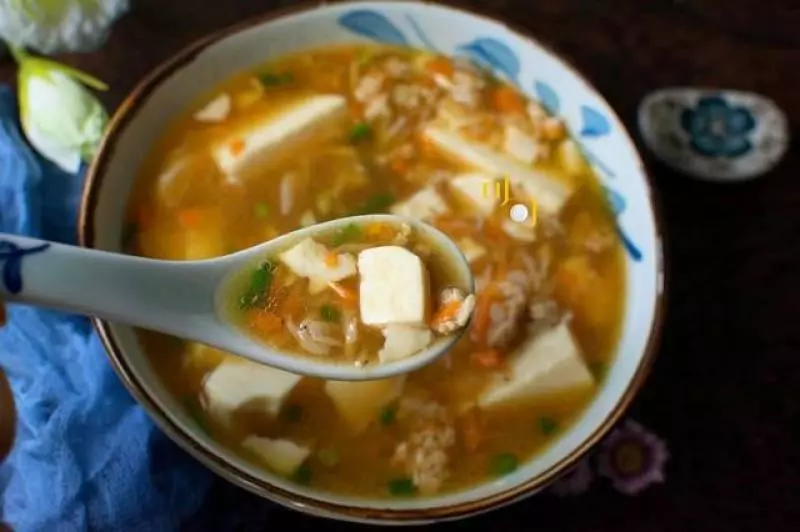 秋天多喝這碗豆腐湯,防秋燥能補鈣,味道好,上桌一人先喝一小碗