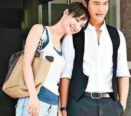 黃曉明4任女友對比,一個比一個慘,最美的已離世,她被坑的最慘