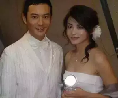 黃曉明4任女友對比,一個比一個慘,最美的已離世,她被坑的最慘