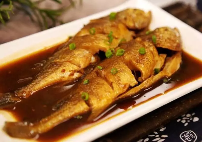 做魚不腥、煎魚不散不粘的竅門特別入味