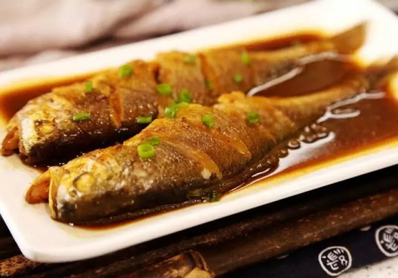 做魚不腥、煎魚不散不粘的竅門特別入味