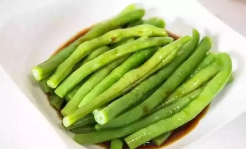 豆角別只燉或炒了,試試這麼做,清爽脆嫩