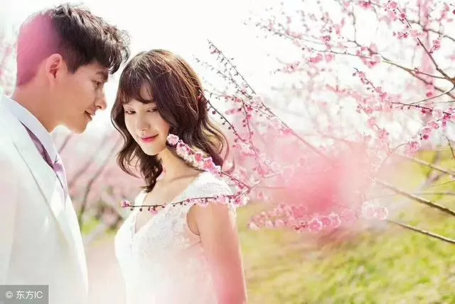我和老公結婚半年後,他為了他媽用離婚威脅我,前婆婆來求我復婚,原因真可笑