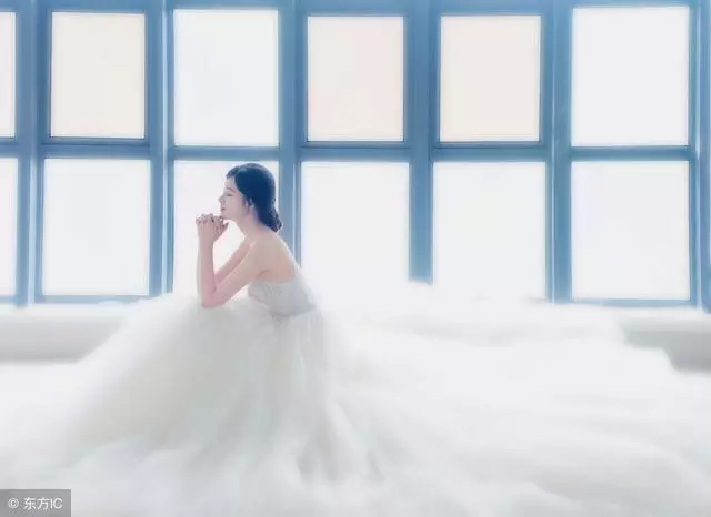 我和老公結婚半年後,他為了他媽用離婚威脅我,前婆婆來求我復婚,原因真可笑