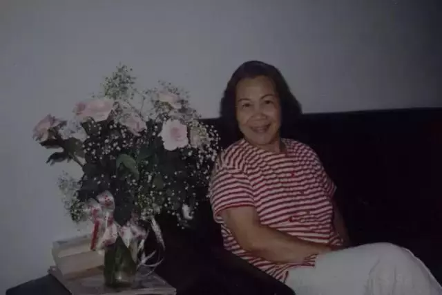 82歲TVB御用拾紙皮婆婆重回熒幕,不介意一輩子演紙皮婆婆,沒想到她年輕時竟然長得如此驚艷