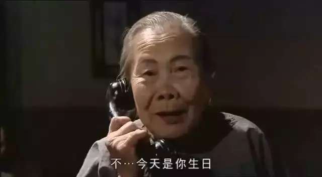 82歲TVB御用拾紙皮婆婆重回熒幕,不介意一輩子演紙皮婆婆,沒想到她年輕時竟然長得如此驚艷