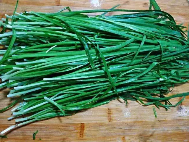 韭菜炒雞蛋 容易出水,還塞牙?學會這一招,保證好吃
