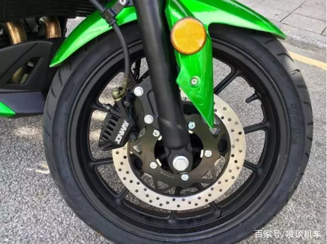 國產雙缸大街車,居然有著四缸車的聲浪,老司機卻認為是地平線!