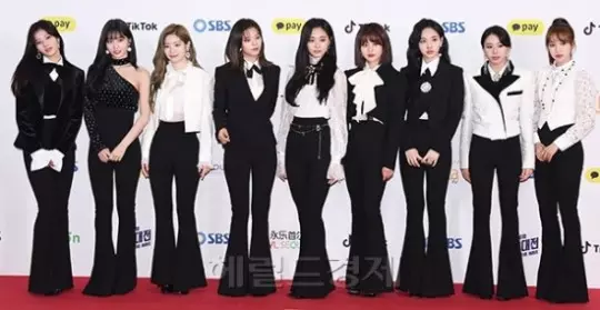 [TWICE][新聞]181225 girl crush魅力大爆炸「SBS歌謠大戰」TWICE兩個特別合作舞台公開