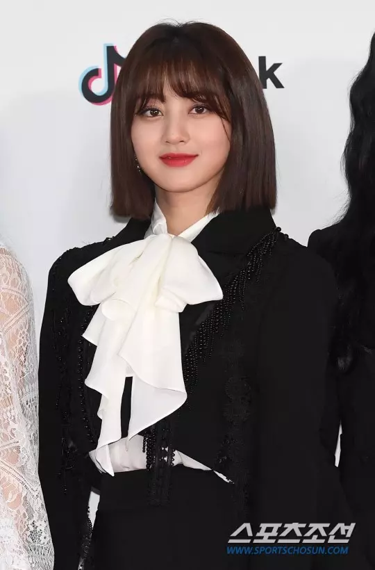 [TWICE][新聞]181225 girl crush魅力大爆炸「SBS歌謠大戰」TWICE兩個特別合作舞台公開