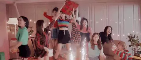 [TWICE][新聞]181225 girl crush魅力大爆炸「SBS歌謠大戰」TWICE兩個特別合作舞台公開