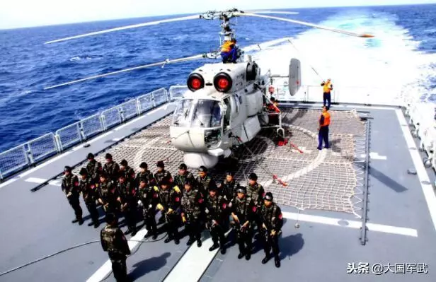 中東海域發生險情!我軍艦奉命出擊,按下飛彈按鈕逼退敵船
