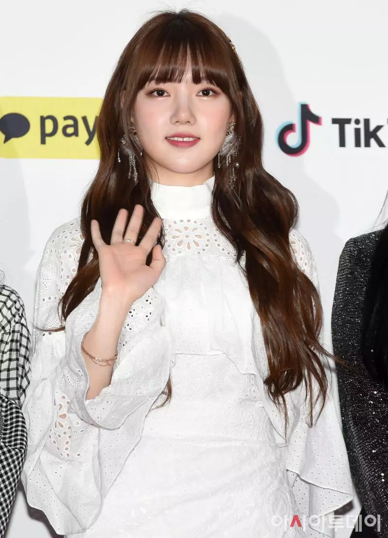 [GFRIEND][分享]181225 SBS歌謠大戰合作舞台！普美-多賢-銀河-玟星感性改編《花路》