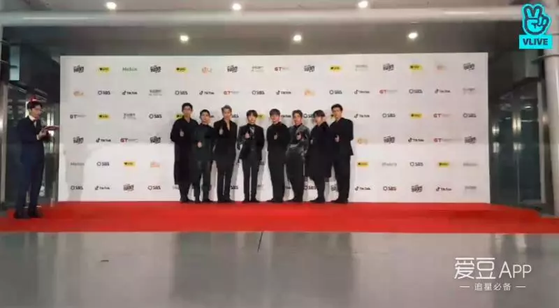 [EXO][新聞]181225 《十二月的奇蹟》真的來了！燦白倩嘟共同演繹浪漫