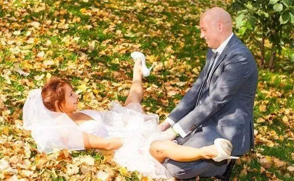 盤點俄羅斯人「無節操無羞恥心」的奇葩婚紗照,懷疑拍完後這