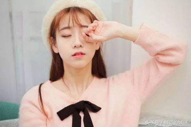 離婚四個月,前夫三天兩頭來過夜,無意聽到電話,連夜趕他走