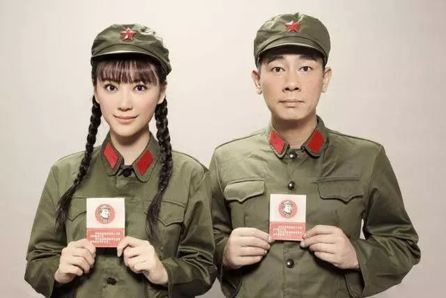 應采兒全家近照,背景大到不像話,網友:難怪Jasper被教育那麼好