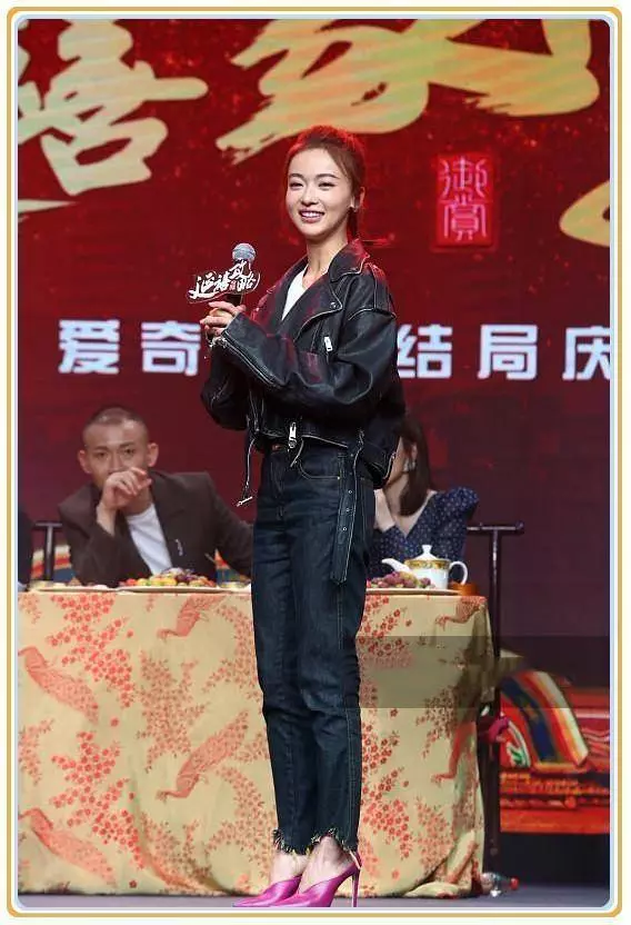 當28歲吳謹言同框37歲秦嵐,網友直呼:這就是貴妃和皇后的差距