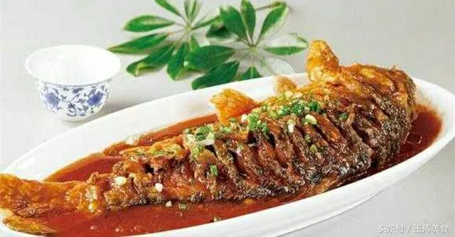 酒店大廚教你2款魚的做法,在家做非常簡單1分鐘就能看會,收藏