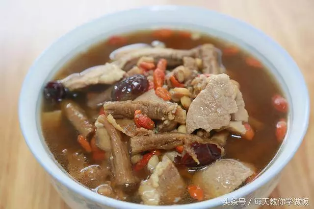 超簡單的一款營養湯,小學生吃了身體棒