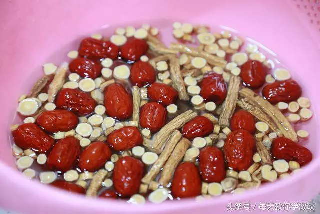 超簡單的一款營養湯,小學生吃了身體棒