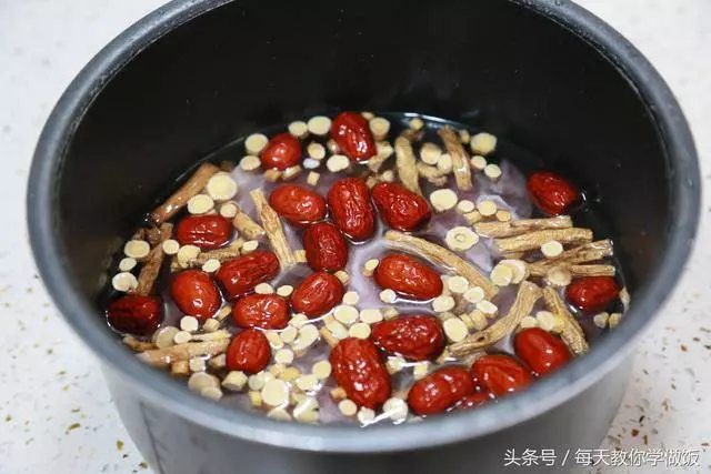 超簡單的一款營養湯,小學生吃了身體棒