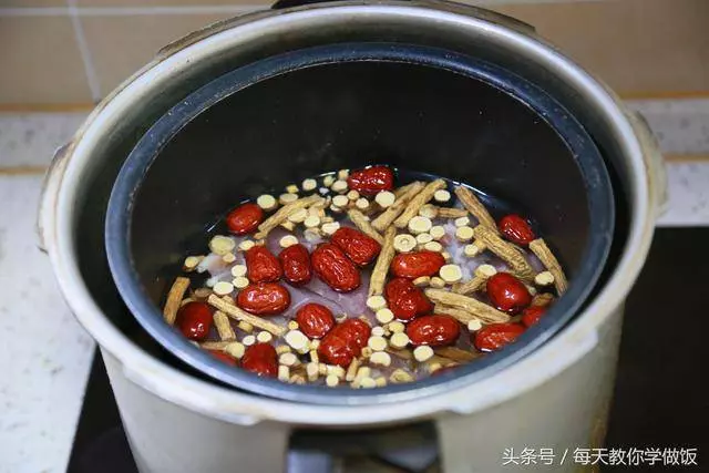 超簡單的一款營養湯,小學生吃了身體棒