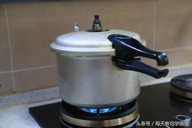 超簡單的一款營養湯,小學生吃了身體棒