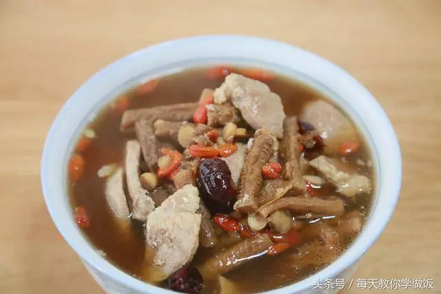 超簡單的一款營養湯,小學生吃了身體棒