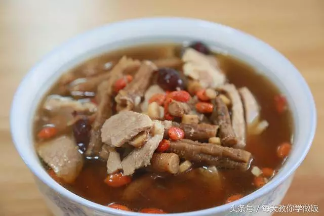 超簡單的一款營養湯,小學生吃了身體棒