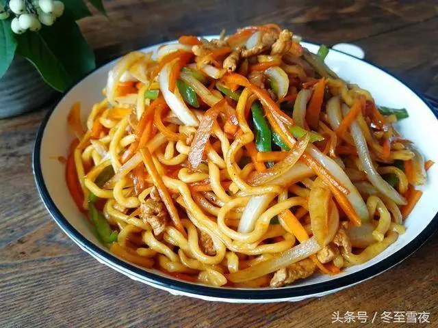 分享5道家常炒麵做法,自己在家做,就是這麼簡單,營養又美味