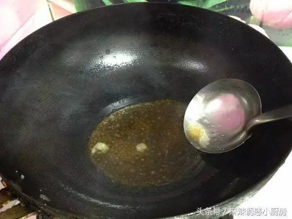 天熱也想吃肉,來點這樣的肉,五花肉和腐竹一起燒,那叫一個好吃