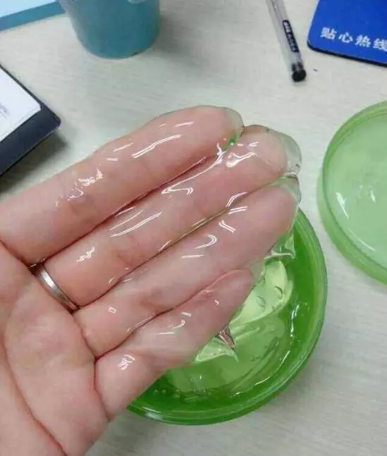 「蘆薈膠」是怎麼用?許多女人都用錯了,原來這樣用,皮膚就會變得很水嫩