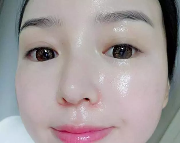 「蘆薈膠」是怎麼用?許多女人都用錯了,原來這樣用,皮膚就會變得很水嫩