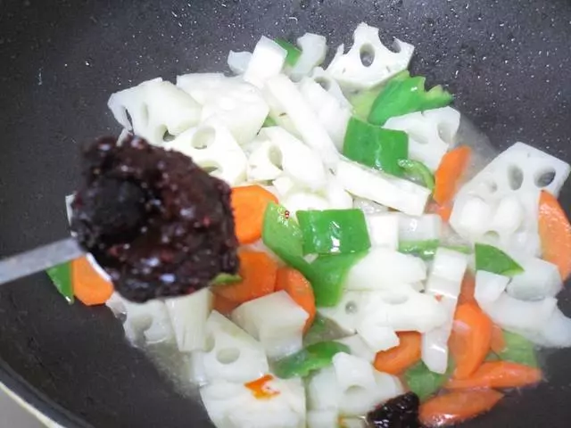 蓮藕這樣吃才叫過癮,配上米飯大呼過癮,一不小心就多吃一碗