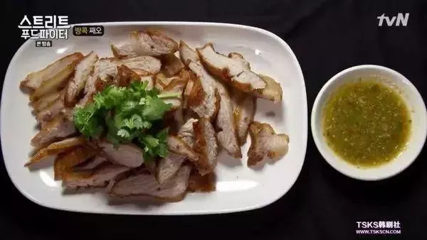 這大豬蹄子口感豐富, 酸甜辣咸, 撩人得很吶