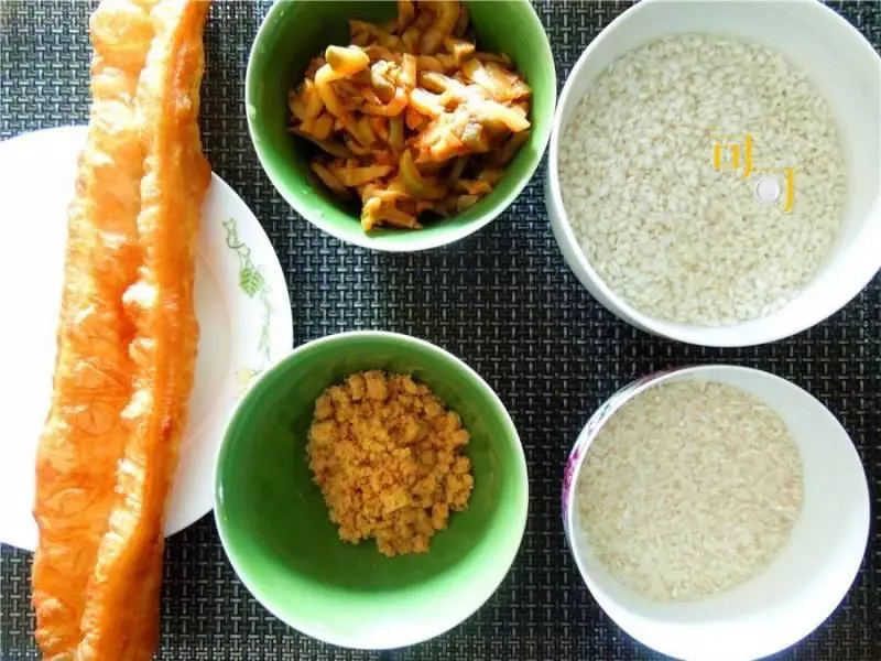 教你在家做傳統粢飯糰,油條肉鬆,外軟內酥,10元錢早餐全家吃飽