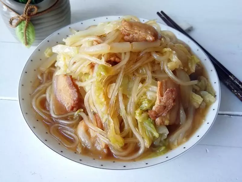 最喜歡這樣做大白菜了,美美的燉上一大鍋,怎麼吃都不夠