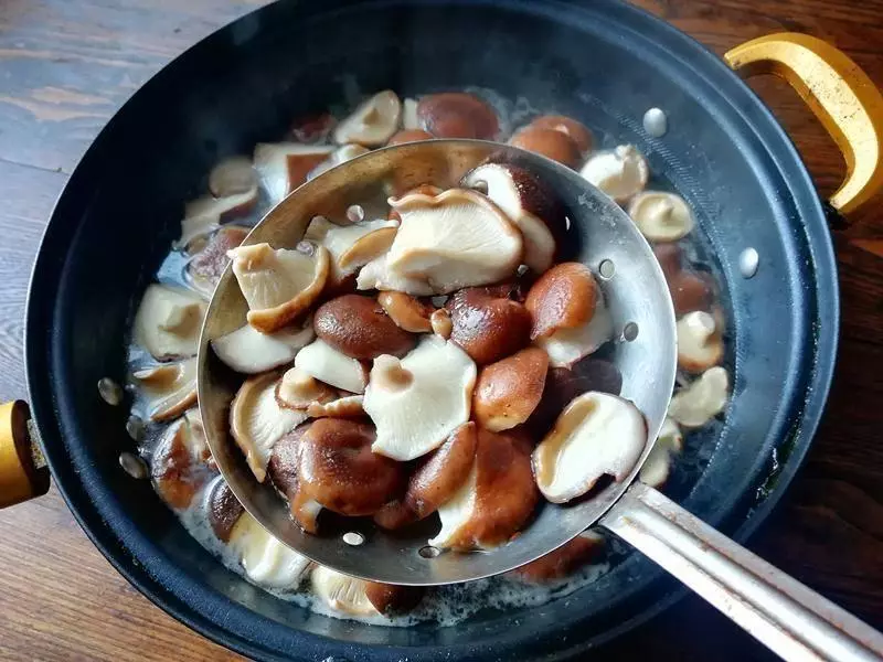 腐竹這樣做太香了,味道鮮美,營養豐富,還能健腦