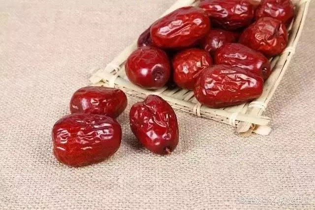 女人晨起一碗紅棗薑茶,堅持一周,3件好事7天顯而易見